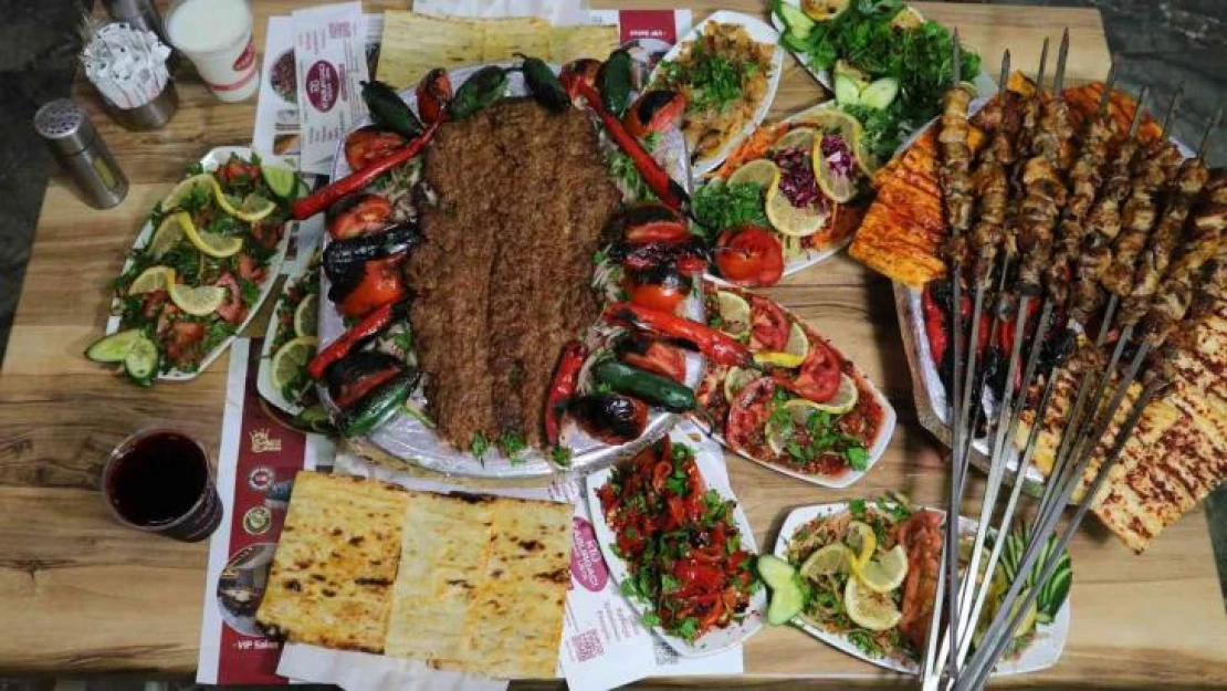 'Açma kebap' Adanalıların yeni gözdesi oldu