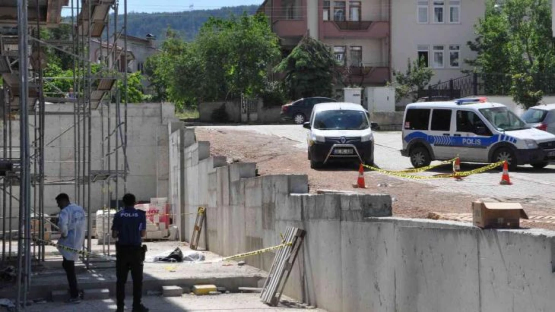 15'inci kattan beton zemine düşen inşaat işçisi hayatını kaybetti