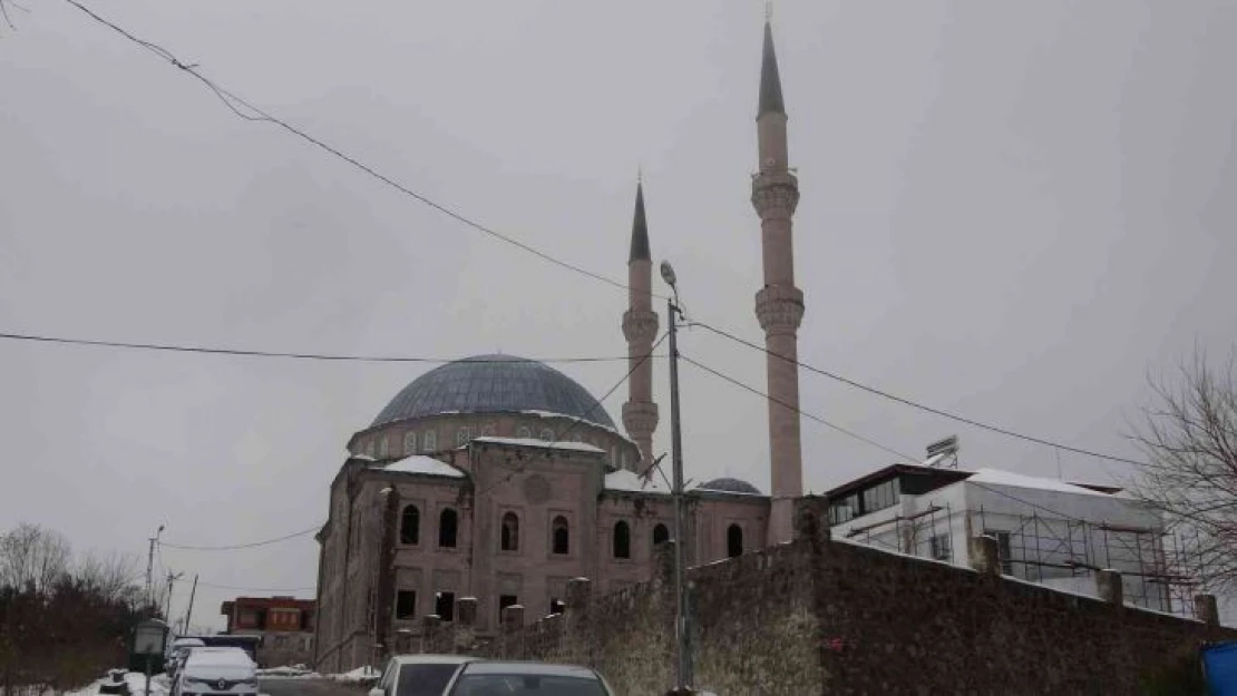 O cami 17 yıldır bitirilemiyor, muhtar sonunda isyan etti