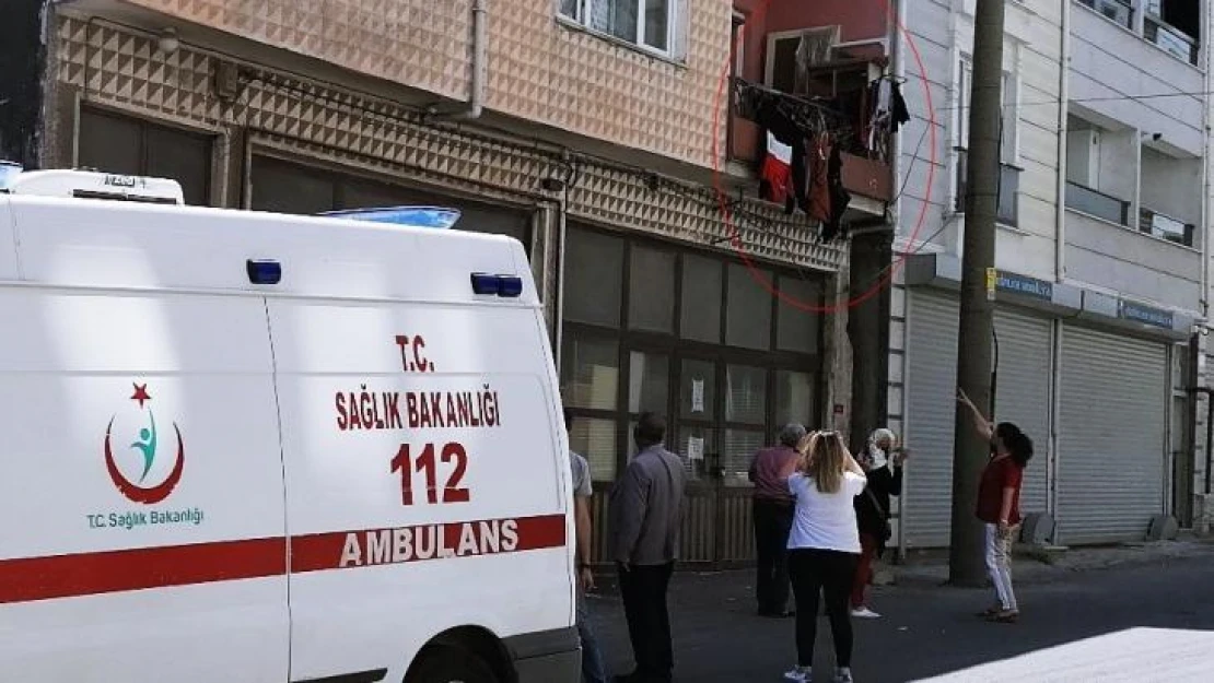 3 yaşındaki çocuk oyun oynarken balkondan düştü