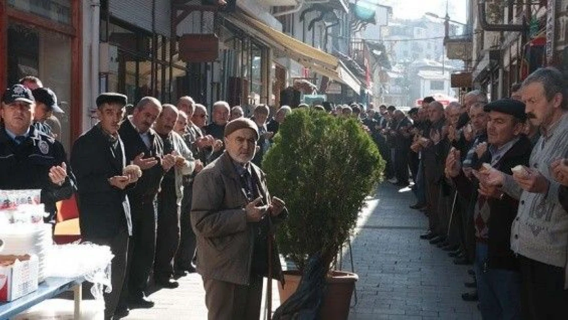 7 asırdır her cuma 'esnaf duası' ediyorlar