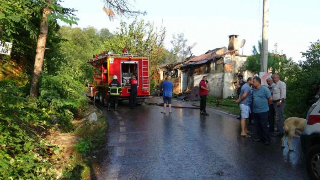 90 yaşındaki adam evinde çıkan yangında hayatını kaybetti