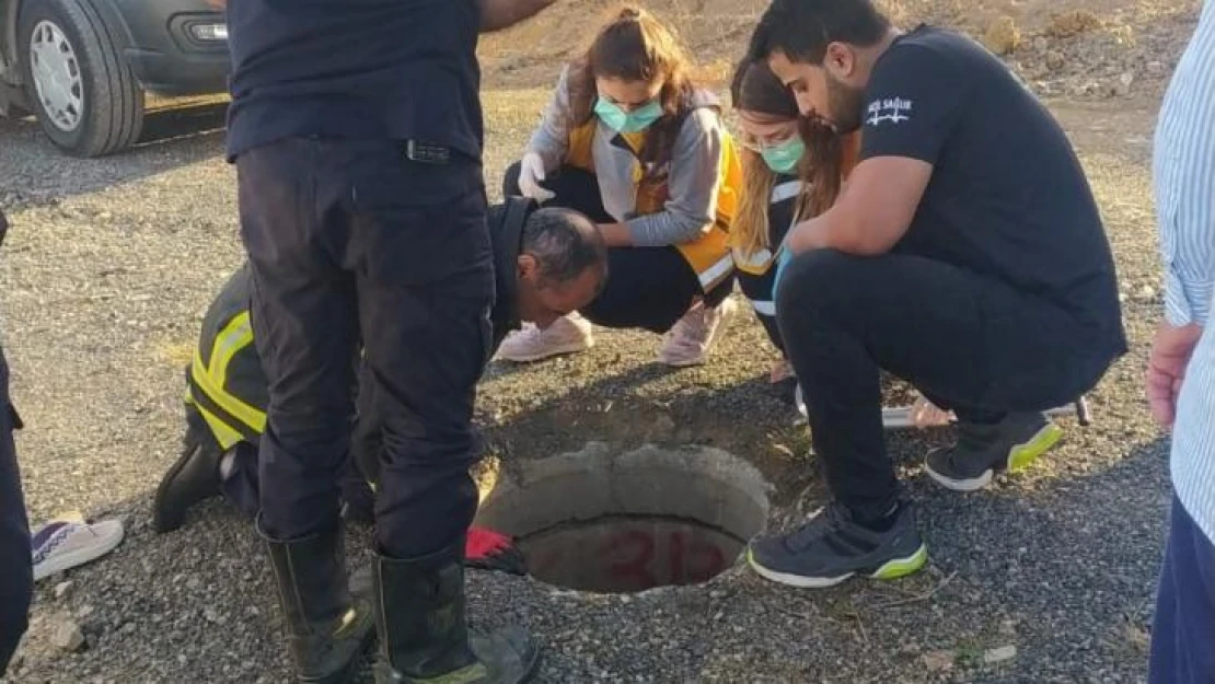 Açık kalan rögardan çukura düştü, 2 buçuk saat sesini duyurmaya çalıştı