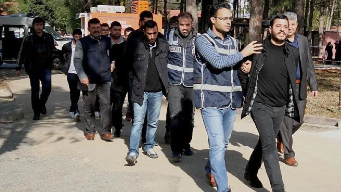 Adana'daki festivalde av tüfeğini kullanan şüpheli tutuklandı