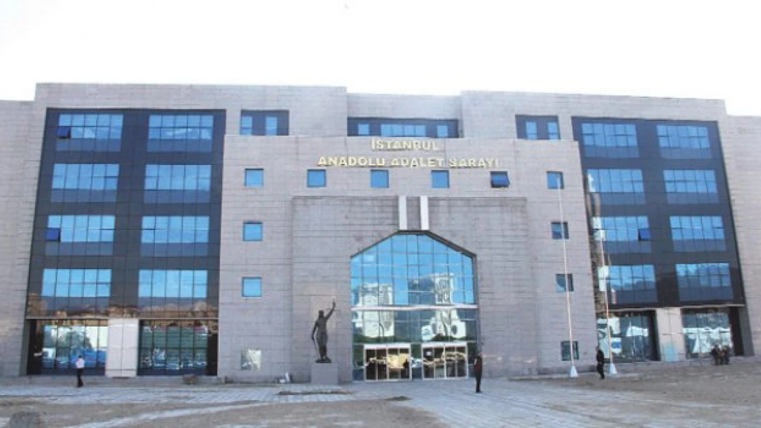 Terörist, adliyede polis kıyafetiyle keşifte!
