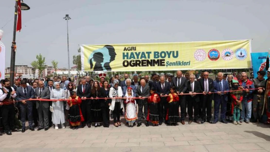 Ağrı'da Hayat Boyu Öğrenme Şenliği düzenlendi