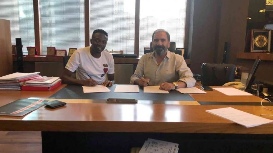 Ahmed Musa Sivasspor'a imzayı attı