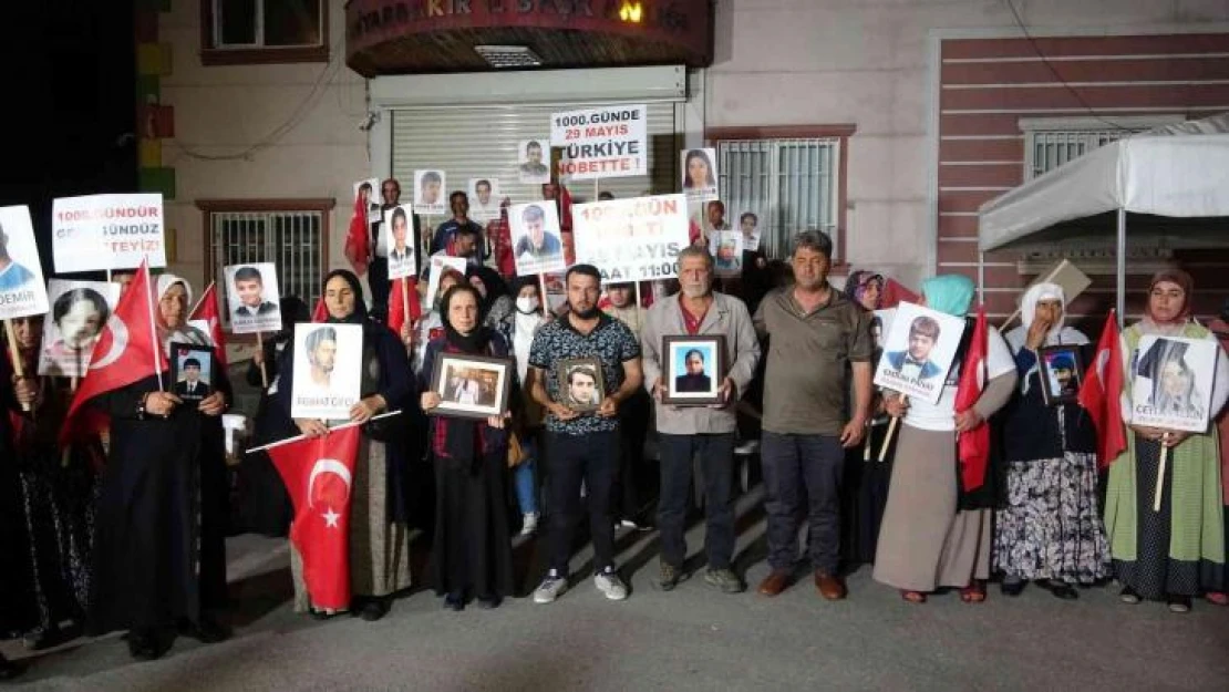 Evlatları dağa kaçırılan ailelerin HDP önündeki eylemine 4 aile daha katıldı