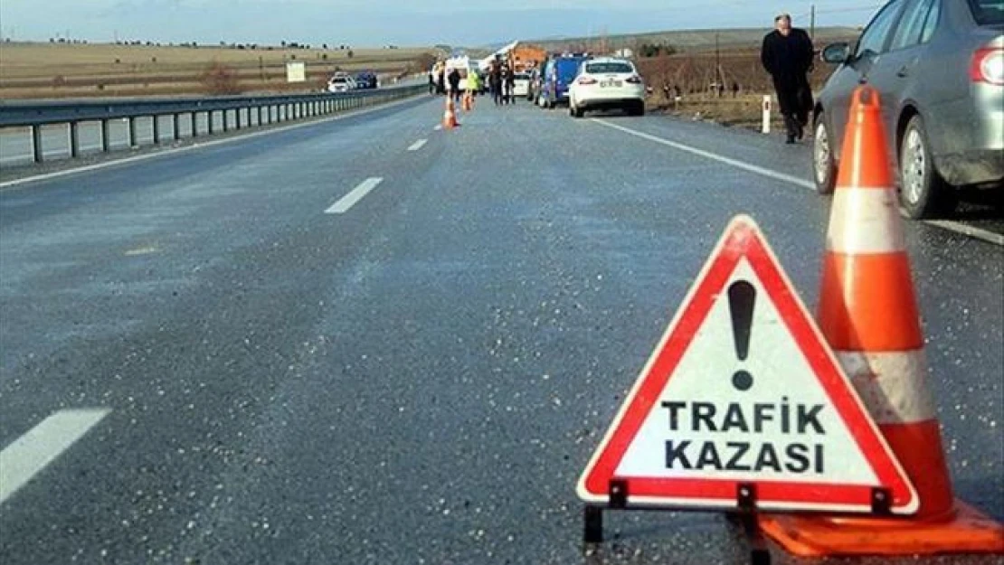 AK Parti'li 4 milletvekili trafik kazası geçirdi
