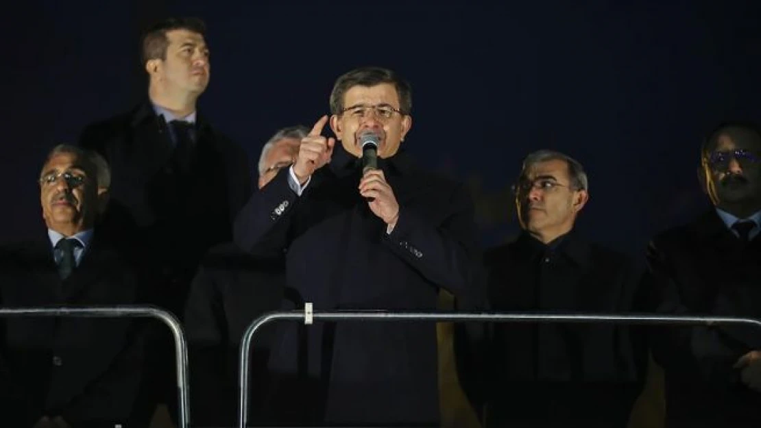 Davutoğlu: Al bayrak mazlumların gönderi oldu