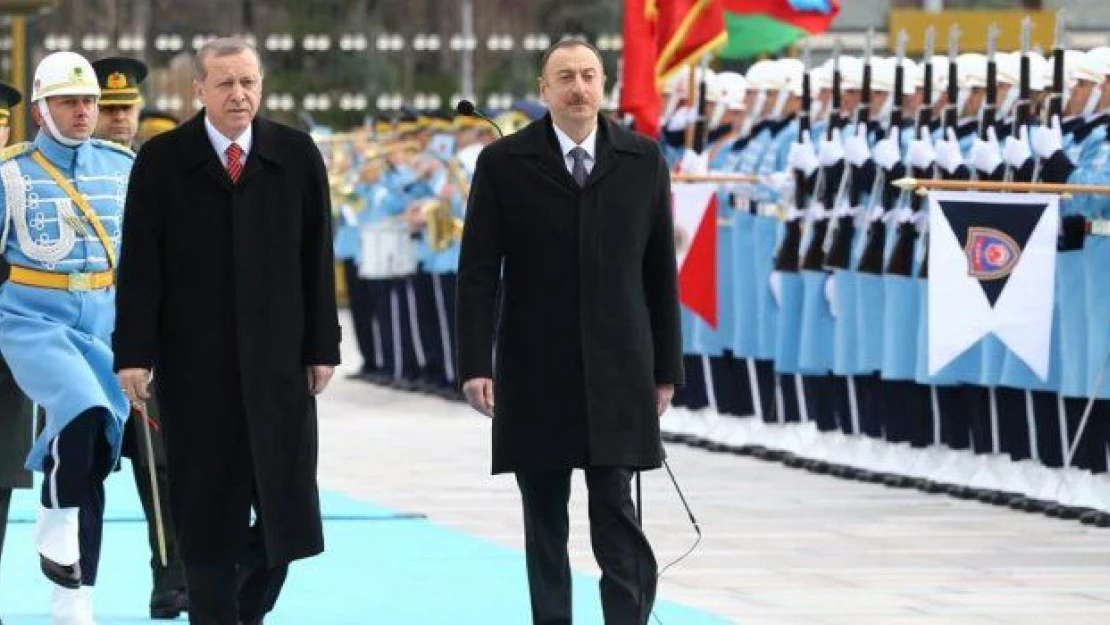 Aliyev tarihi zirve için Türkiye'de