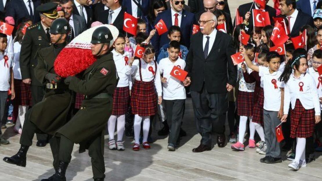 Anıtkabir'e ilk ziyaret Nabi Avcı'dan geldi