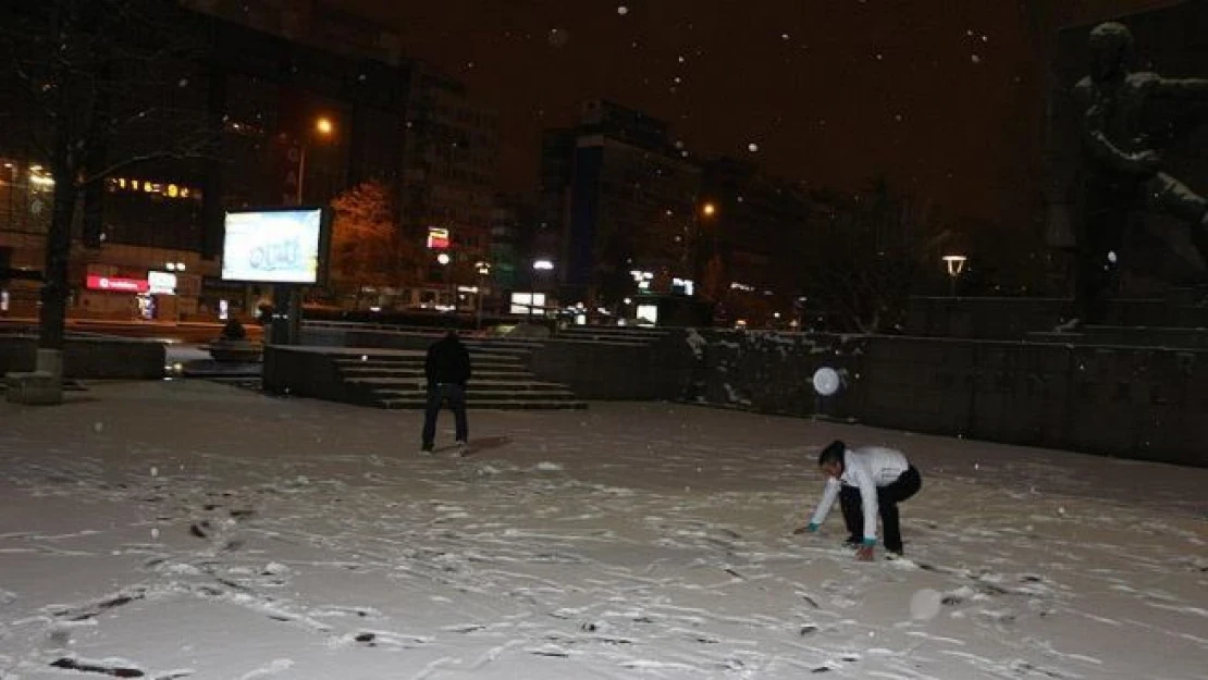 Ankara'da eğitime kar engeli