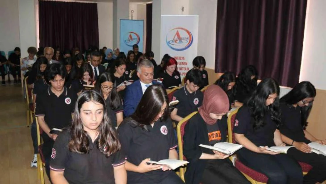 Antalya'da 33 bin öğrenciye kitap hediye edilecek