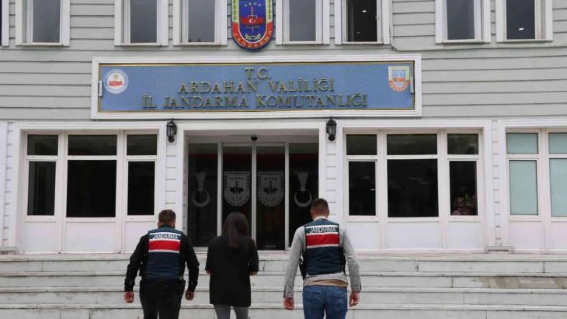 Ardahan'da 7 yıl 6 ay hapis cezası ile aranan terör örgütü üyesi yakalandı