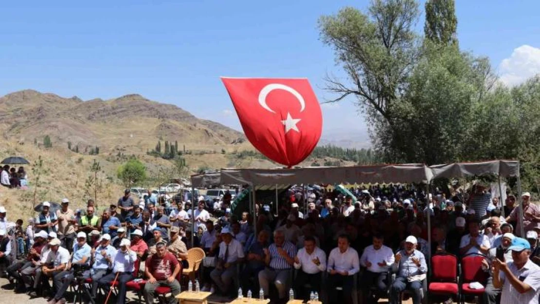 Aşık Sümmani doğduğu köyde düzenlenen şenlikle anıldı