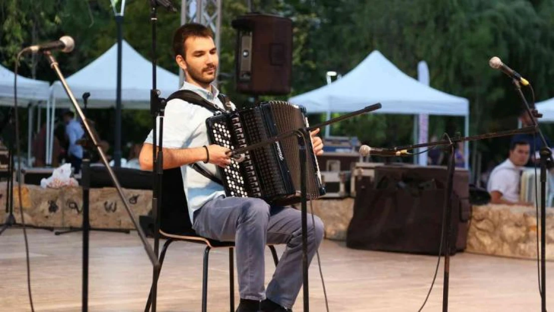 Ataşehir'de akordeon rüzgarı esti