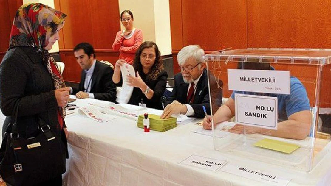 Avrupa'daki seçmen sandıkların uzaklığından şikayetçi