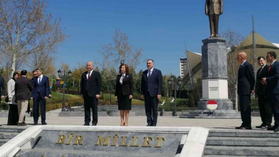 Azerbaycan'dan gelen heyet Aliyev Parkı'nı ziyaret etti