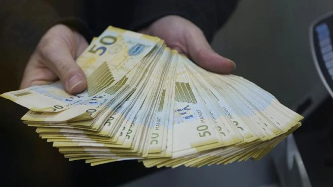 Azerbaycan'da devalüasyon oldu
