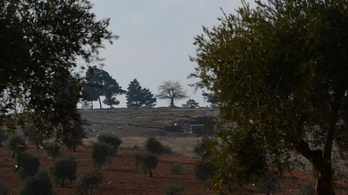 Azez'deki PYD mevzilerine top atışı sürüyor