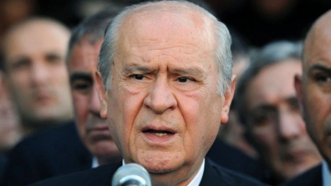 Bahçeli: Davutoğlu yapamıyorsa iktidarı bize versin