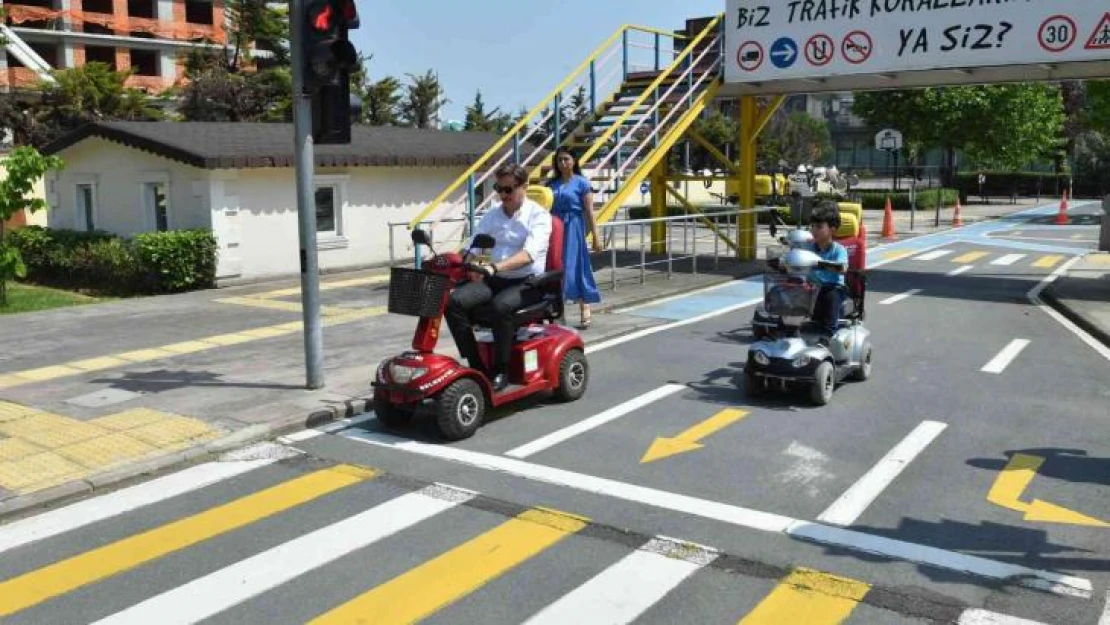 Bahçelievler'de öğrenciler trafik eğitiminde