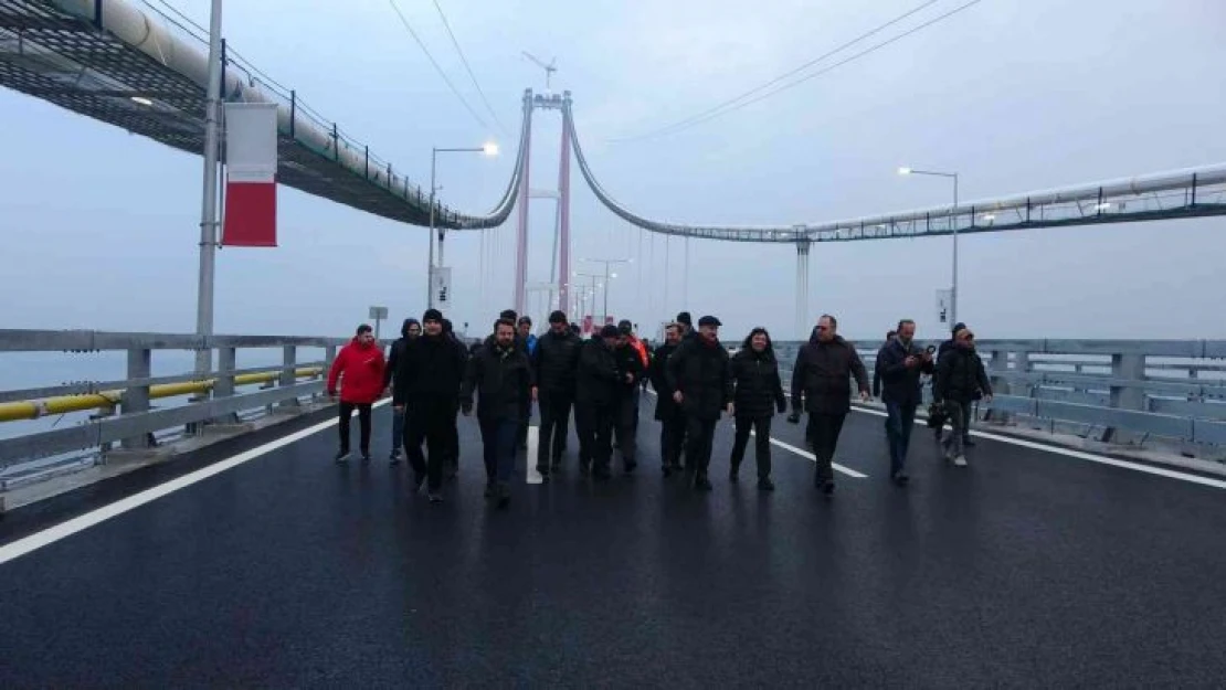 Karaismailoğlu gün doğumunda 1915 Çanakkale Köprüsü'nde yürüdü