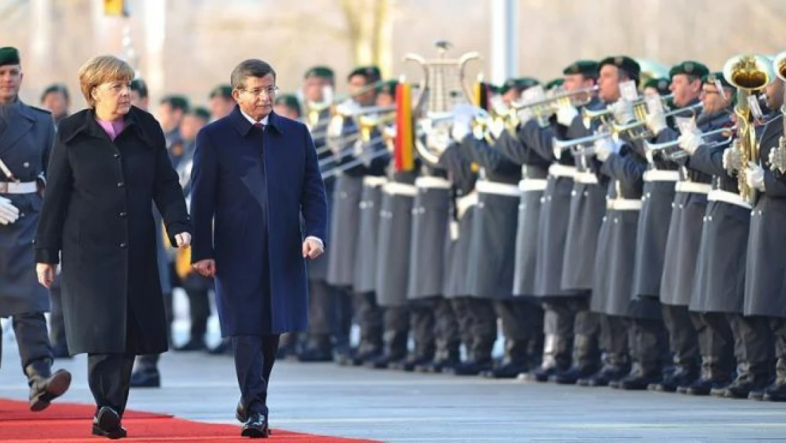 Başbakan Davutoğlu Almanya'da