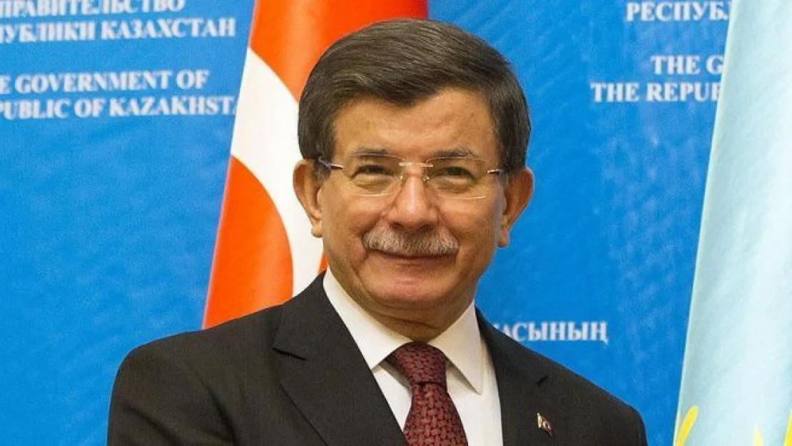 Başbakan Davutoğlu Kazakistan'da temaslarını sürdürüyor