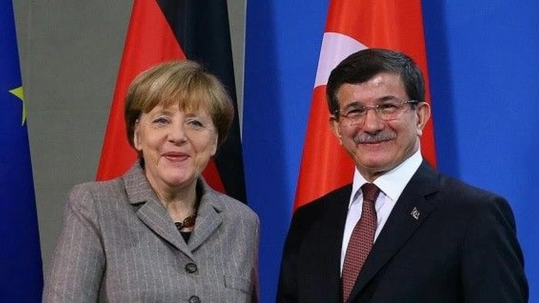 Başbakan Davutoğlu Merkel ile görüştü