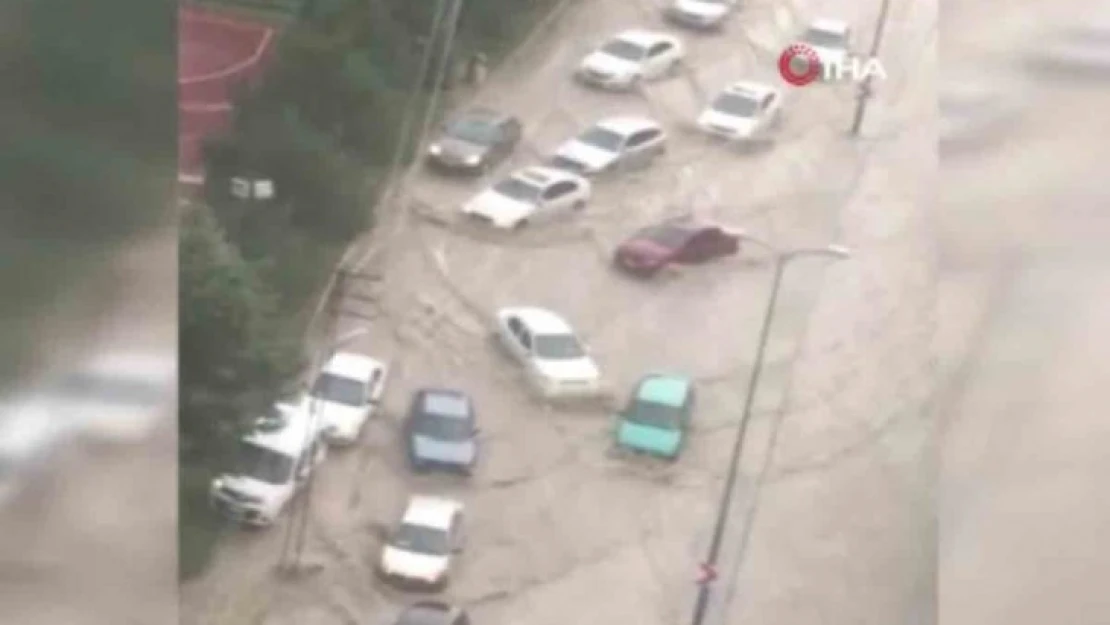 Başkent'te yollar dereye döndü