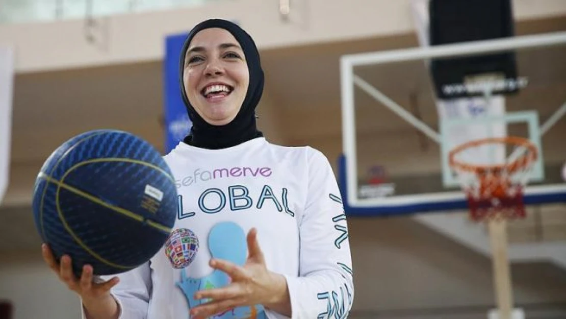 'Başörtüsüyle spor yapılabilmeli'