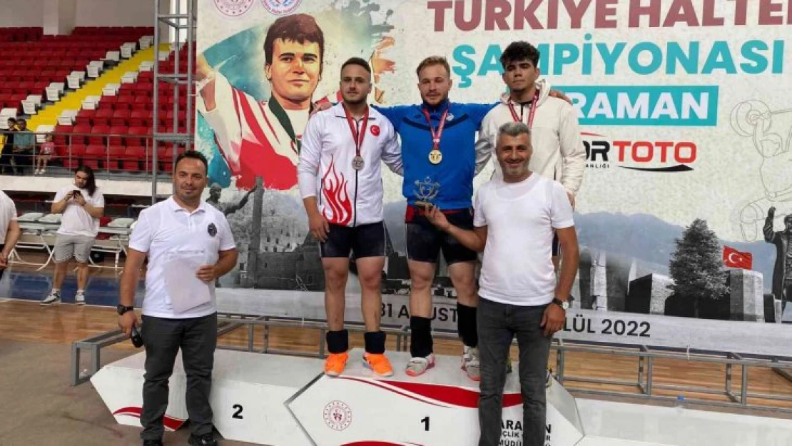 Belediye Başkanı Serhat Oğuz, 2 Türkiye Birinciliği, bir 3'üncülük elde eden sporcuları kutladı