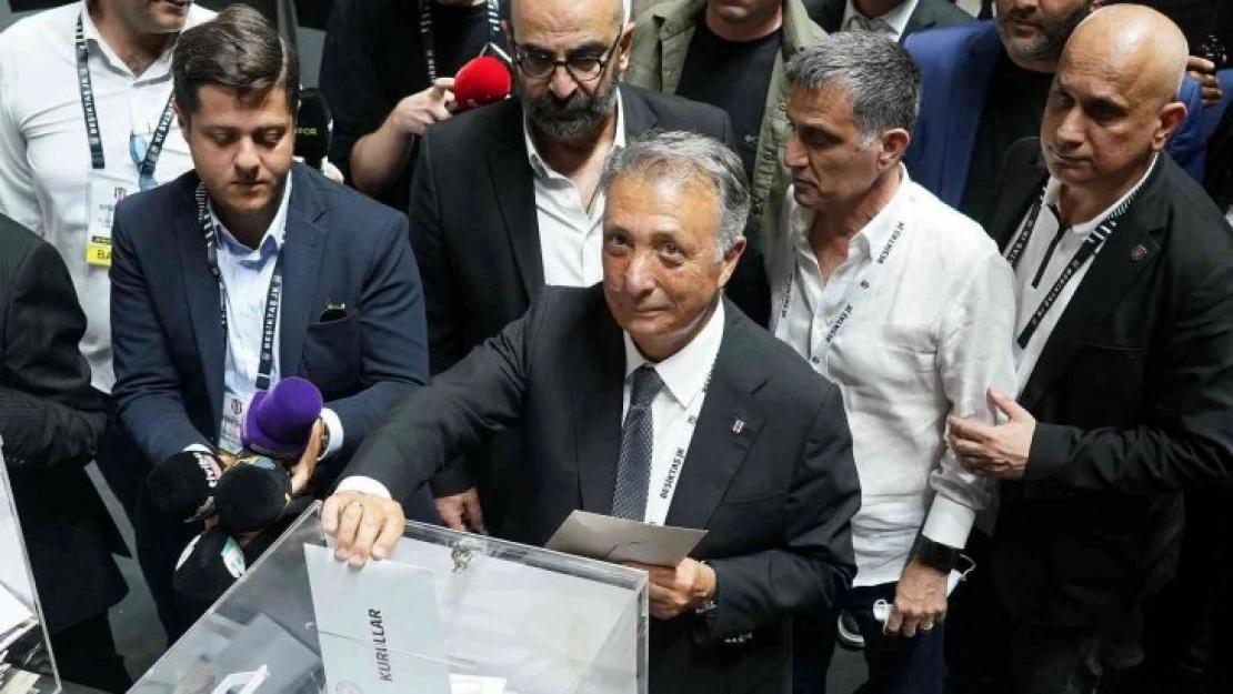 Beşiktaş Başkan Adayı Ahmet Nur Çebi oyunu kullandı