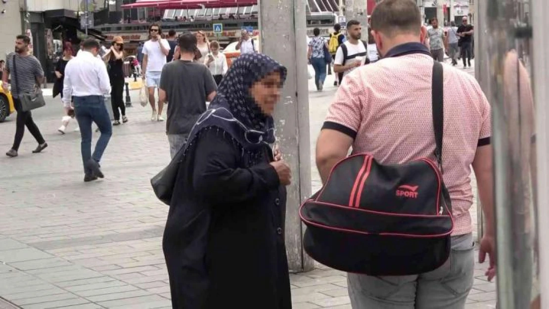 Beyoğlu'nda boş 'İstanbul kartla' duygu sömürüsü yapan dilenciye suçüstü