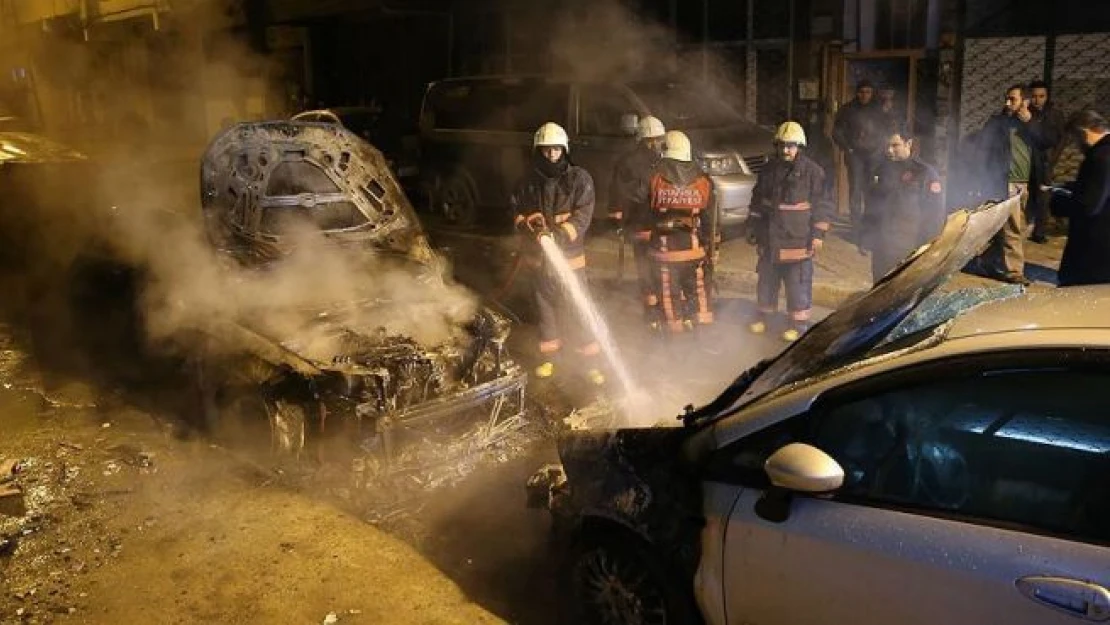 Beyoğlu'nda park halindeki 6 araç kundaklandı