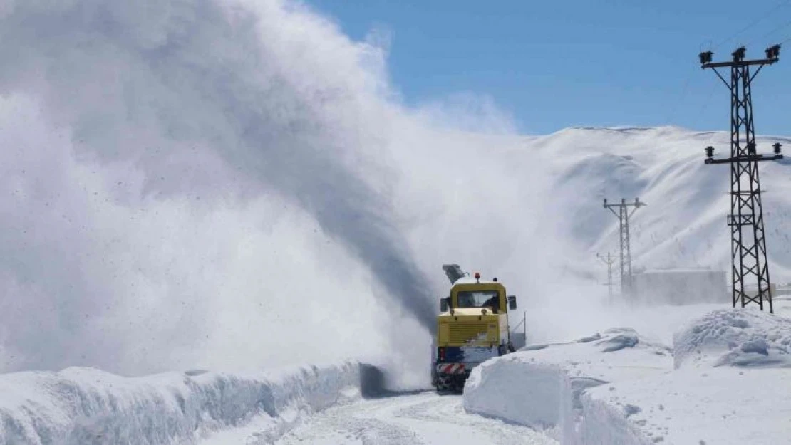 Bitlis'te karla mücadelede 1 milyon litre yakıt harcandı