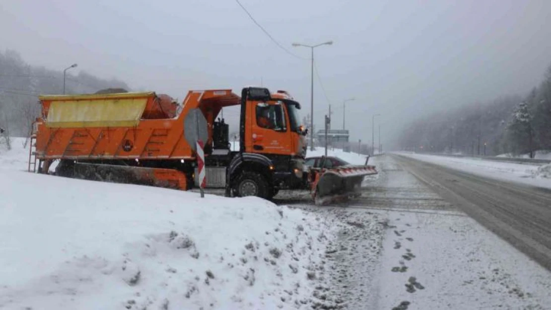 Bolu Dağı'nda kar yağışı şiddetini artırdı