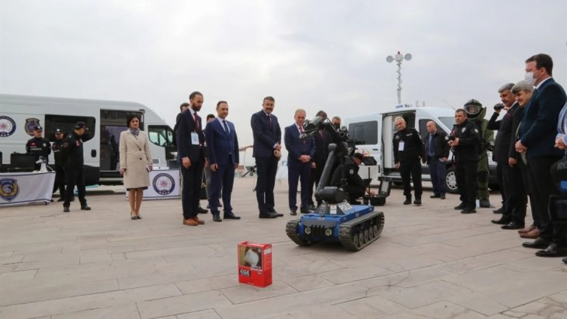 Bomba imha robotu Kütahya'da görücüye çıktı