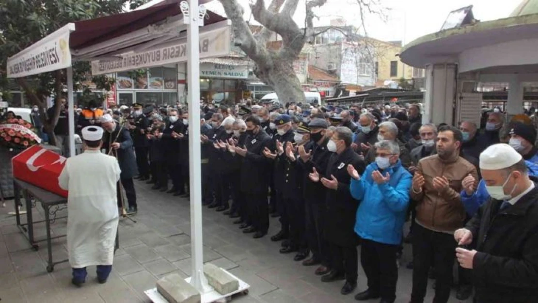 Burhaniye'de polis memuru için tören düzenlendi