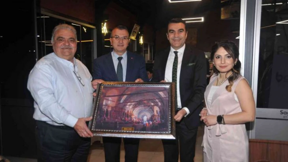 Bursa'da basın mensupları iftarda buluştu