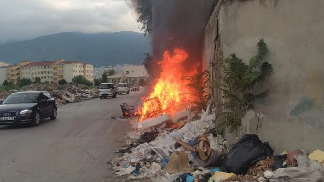 Bursa'da hurdacılar sitesinde yangın paniği