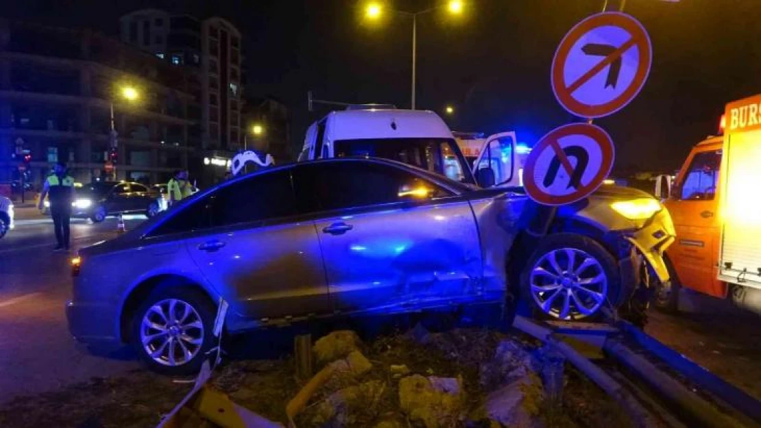 Bursa'da işçi servisi ile otomobil kafa kafaya çarpıştı: 6 yaralı