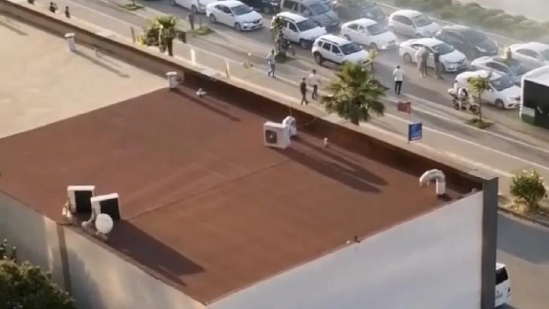 Bursa'da meşalelerle yol kesen asker konvoyu ambulansın geçişine izin vermedi