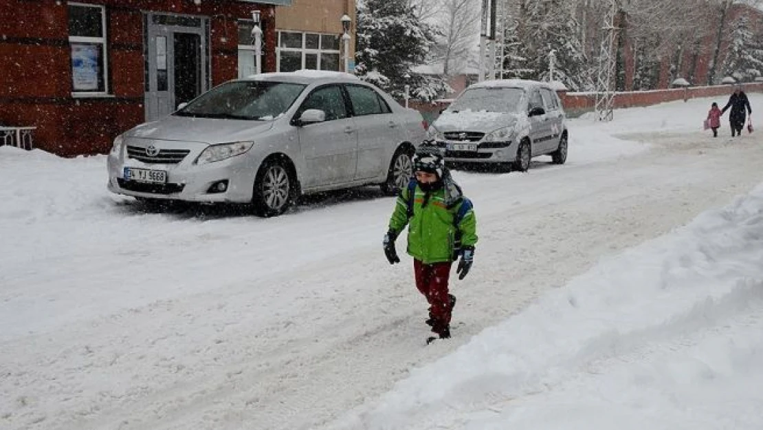 Bursa'da eğitime kar engeli