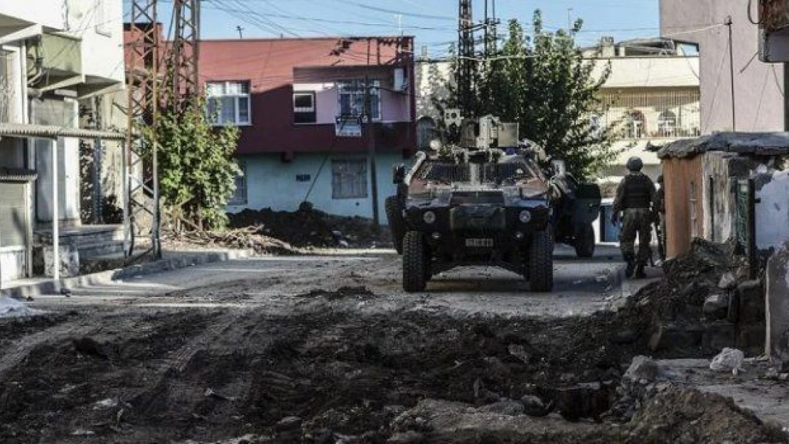 &quotBursa'da ne varsa Diyarbakır'da onu istiyorum" diyen Zana'ya tokat!