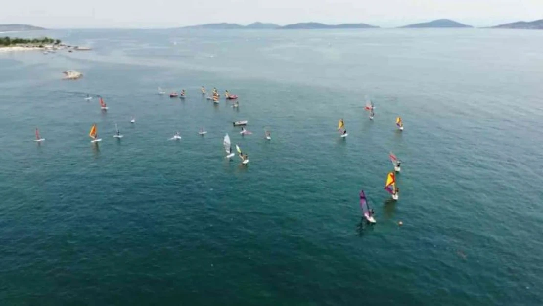 Caddebostan plajında denize giren vatandaş: 'Benim için Bodrum da burası Yalıkavak da burası'