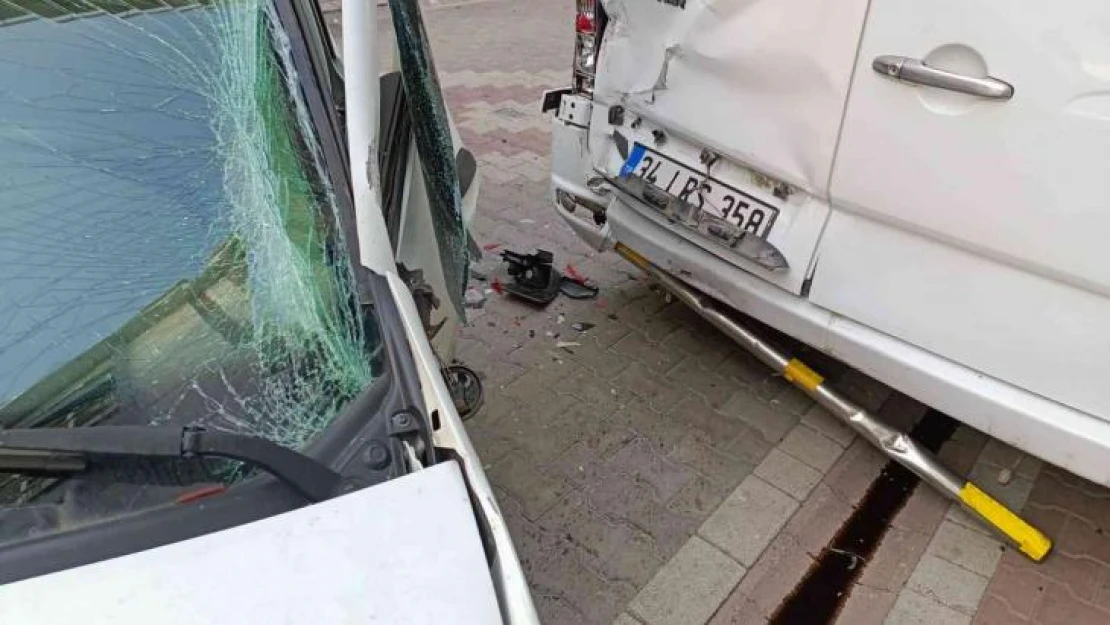 Çalıntı arabayla polisten kaçtı, ortalığı savaş alanına çevirdi