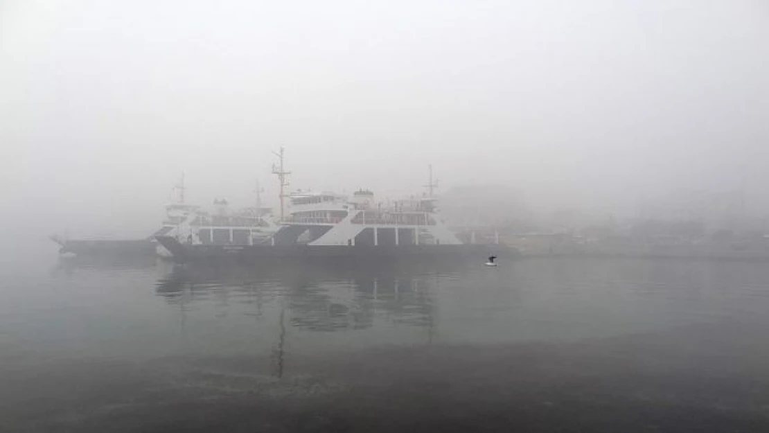 Çanakkale'de feribot seferlerine fırtına engeli